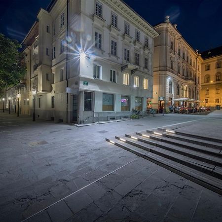 Karinatura Ljubljana Eksteriør bilde