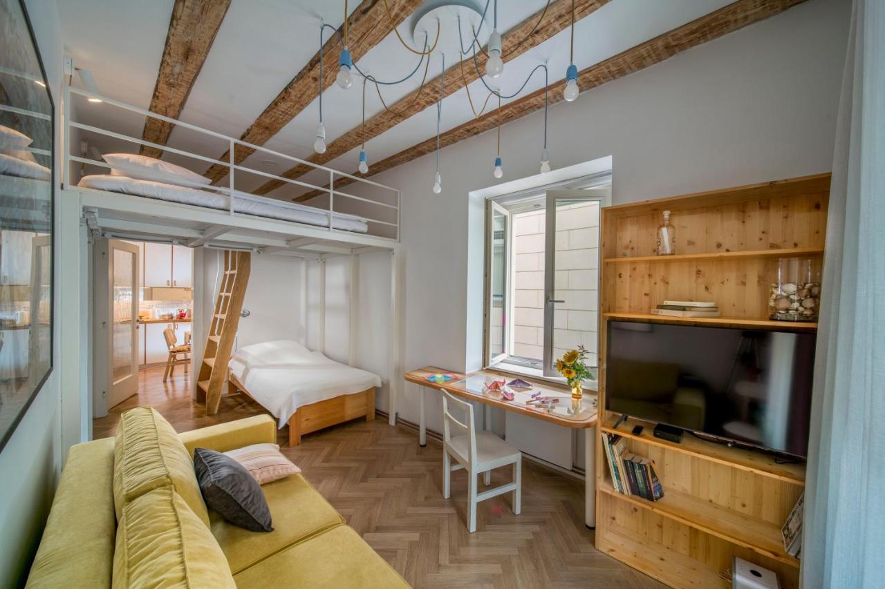 Karinatura Ljubljana Eksteriør bilde